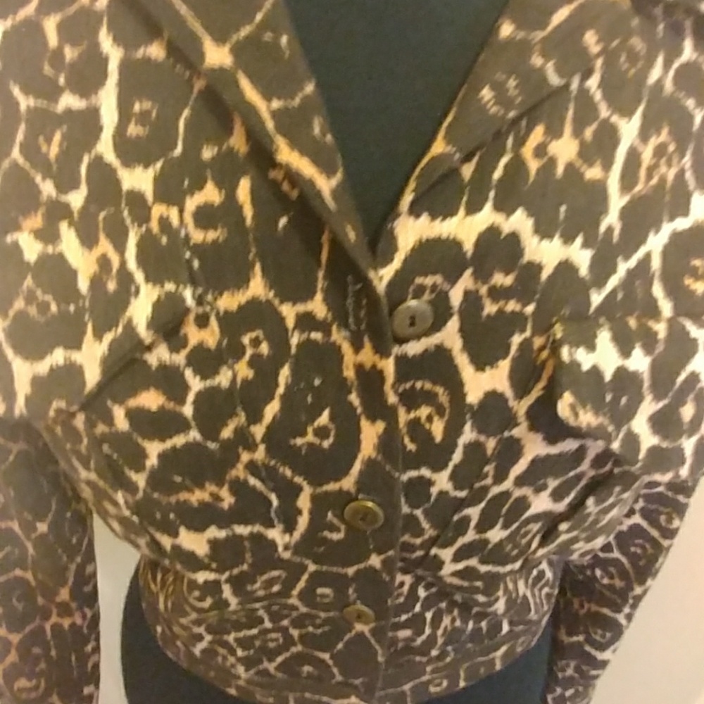 Leopard print button up jacket - Picture 2 of 3